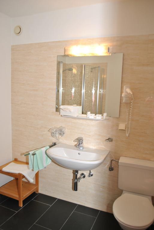 Hotel Daneu Nüziders エクステリア 写真